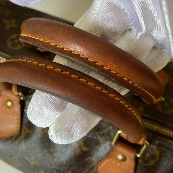 Louis Vuitton Monogram Speedy 30 - Picture 8 of 17